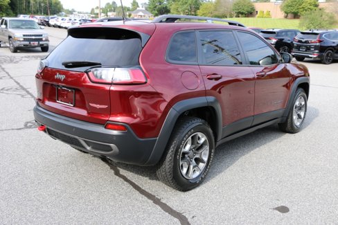 Used 2019 Jeep Cherokee Trailhawk image 8