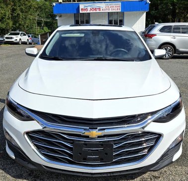 Used 2019 Chevrolet Malibu LT image 2