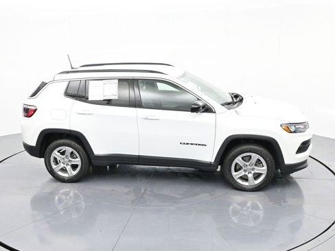 Used 2023 Jeep Compass Latitude w/ Convenience Group image 28