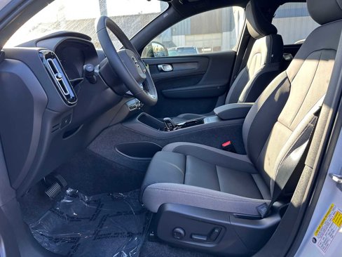 Certified 2024 Volvo C40 Recharge Core w/ Climate Package image 20