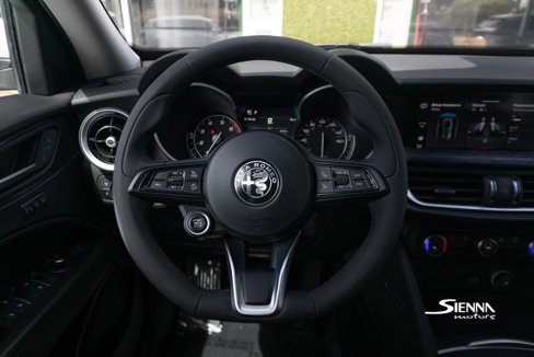 Used 2020 Alfa Romeo Stelvio image 27