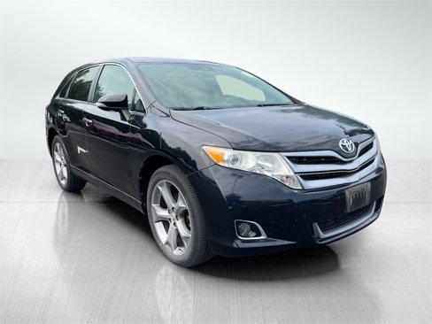 Used 2014 Toyota Venza XLE image 1