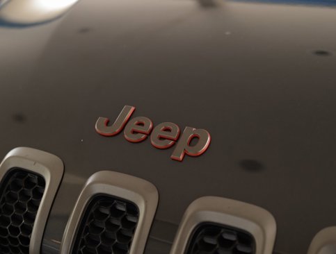 Used 2017 Jeep Cherokee 75th Anniversary image 38