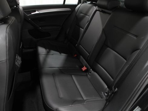 Used 2017 Volkswagen Golf Alltrack S image 17
