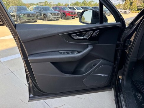 Used 2017 Audi Q7 3.0T Prestige image 18