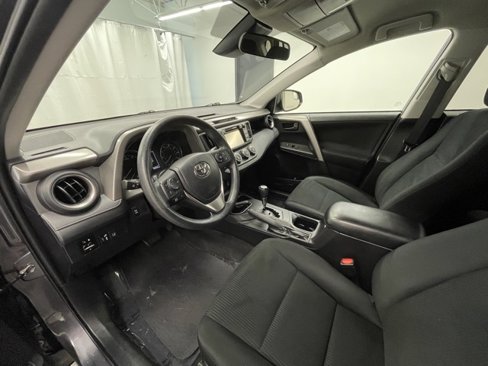 Certified 2018 Toyota RAV4 LE image 10