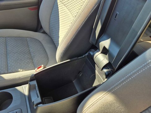 Used 2021 Ford Escape SE w/ SE Sport Appearance Package image 21