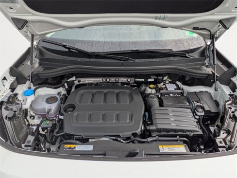 New 2025 Volkswagen Tiguan SE image 31