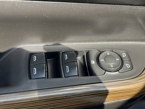 Used 2018 GMC Acadia SLE image 22