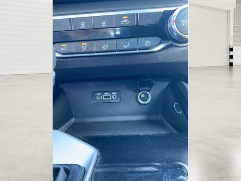Used 2024 Nissan Altima 2.5 SV image 27