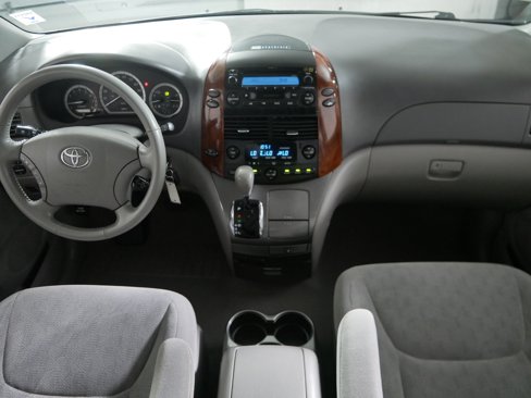 Used 2004 Toyota Sienna XLE image 10
