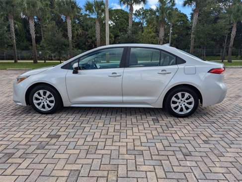 Used 2021 Toyota Corolla LE image 8