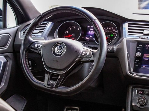 Used 2021 Volkswagen Tiguan SE R-Line image 25