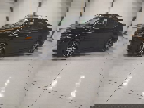 Used 2021 Toyota Camry SE image 4