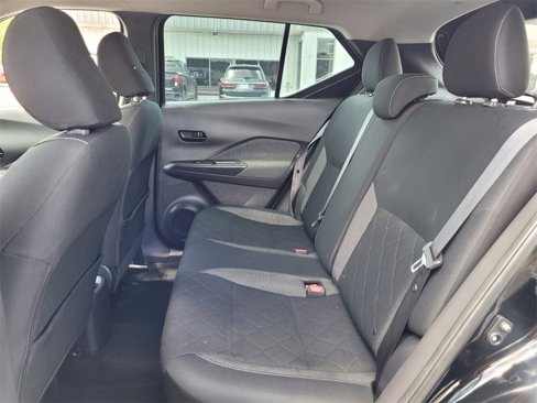 Used 2018 Nissan Kicks S image 12