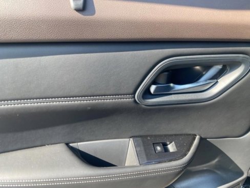 Used 2022 Nissan Rogue SV image 26