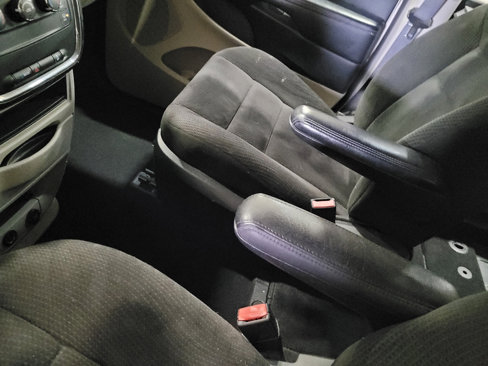 Used 2015 Dodge Grand Caravan American Value Package image 26