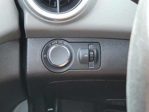 Used 2020 Chevrolet Sonic LT w/ Convenience Package image 17