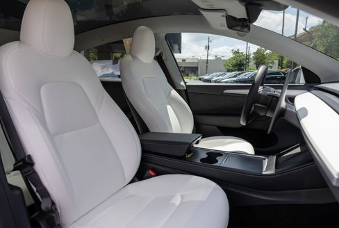 Used 2024 Tesla Model Y Performance image 19