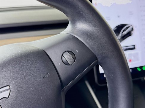 Used 2019 Tesla Model 3 Mid Range image 18