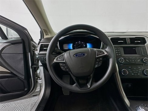 Used 2018 Ford Fusion S image 11