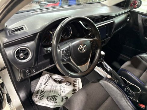 Used 2019 Toyota Corolla SE w/ SE Premium Package image 14
