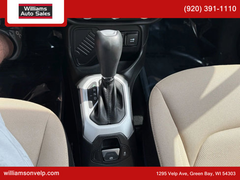 Used 2015 Jeep Renegade Latitude image 19