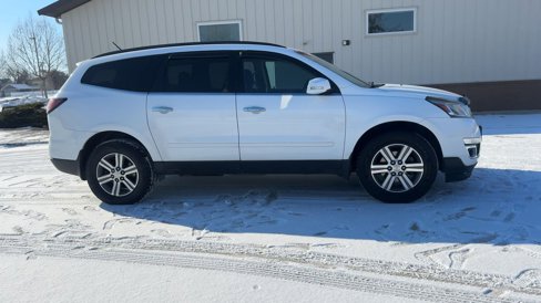 Used 2016 Chevrolet Traverse LT image 9