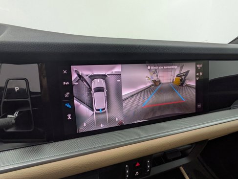 Used 2025 Porsche Cayenne image 17
