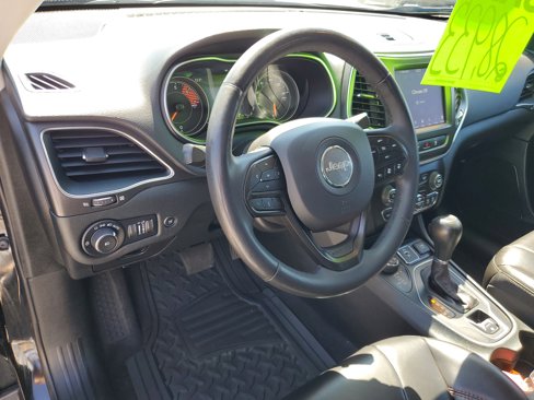 Used 2023 Jeep Cherokee Trailhawk image 10