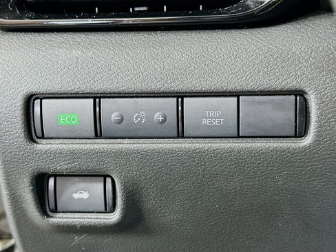 Used 2024 Nissan Sentra SV image 17