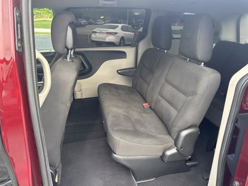 Used 2020 Dodge Grand Caravan SE w/ UConnect Hands-Free Group image 12