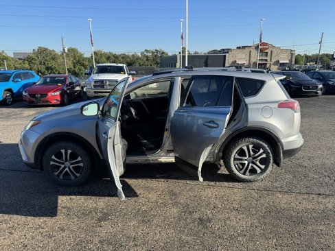 Used 2018 Toyota RAV4 LE w/ All Weather Liner Package image 4