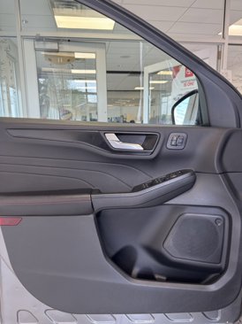 Used 2022 Ford Escape SEL w/ Technology Package image 11