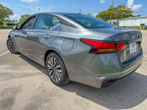 Used 2023 Nissan Altima 2.5 SV image 4