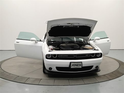 Used 2022 Dodge Challenger GT image 11