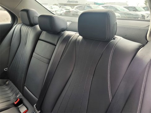 Used 2018 Mercedes-Benz E 300 image 13