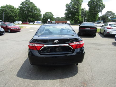 Used 2016 Toyota Camry image 7