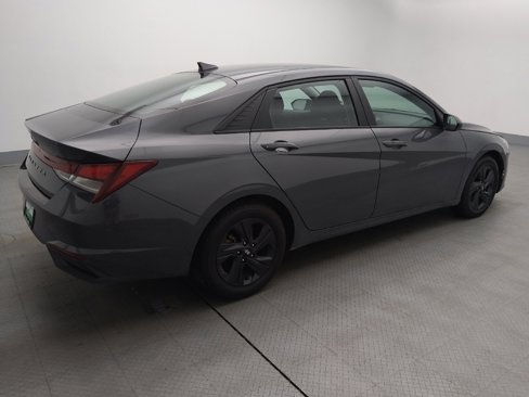 Used 2023 Hyundai Elantra SEL image 10