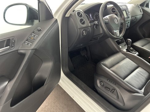 Used 2017 Volkswagen Tiguan Sport image 17