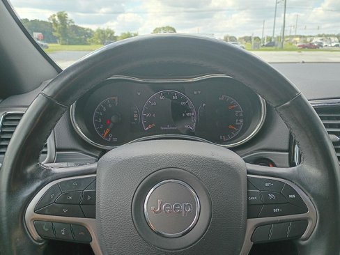 Used 2020 Jeep Grand Cherokee Altitude image 28