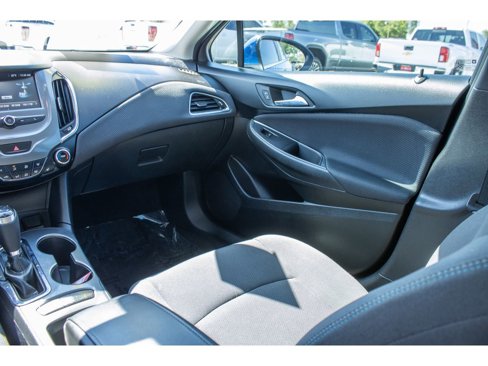 Used 2018 Chevrolet Cruze LT w/ Convenience Package image 21