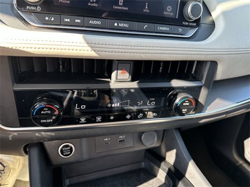Used 2023 Nissan Rogue SV image 19