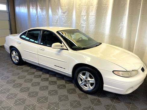 Used 2002 Pontiac Grand Prix SE w/ Widetrack Smart Pkg image 10