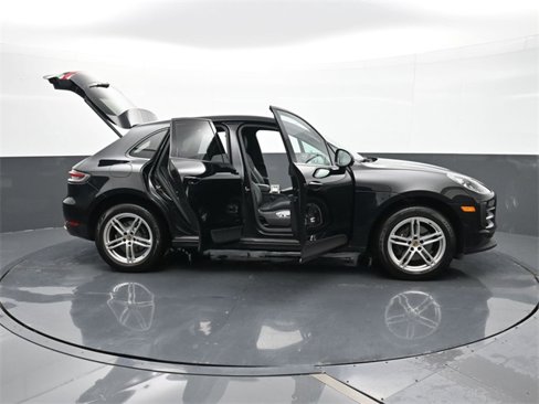 Certified 2021 Porsche Macan image 33