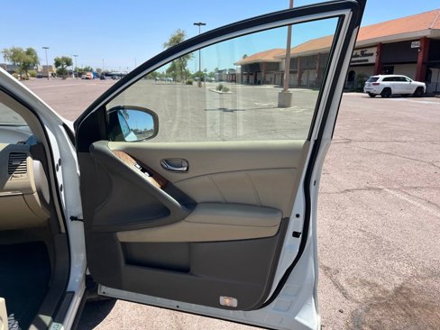Used 2011 Nissan Murano LE w/ Navigation Pkg image 19