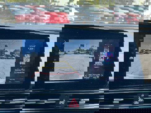Certified 2025 Hyundai Elantra SEL image 32