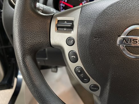 Used 2014 Nissan Rogue S image 17