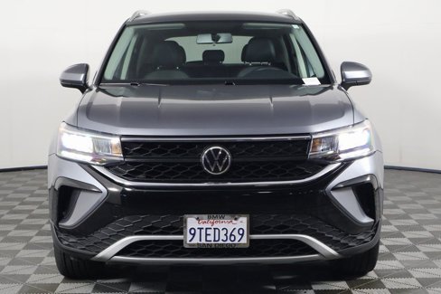 Used 2022 Volkswagen Taos SE image 2