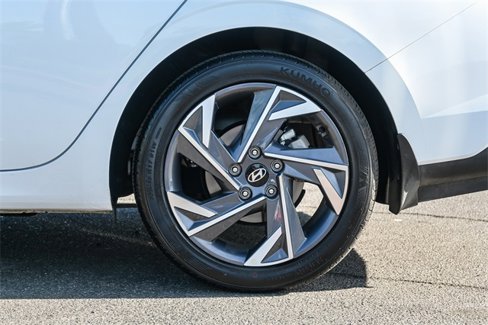Certified 2025 Hyundai Elantra Sport image 9